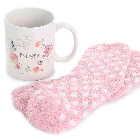 BE HAPPY CERAMIC MUG & CREW ULTRA PLUSH SOCKS HOLIDAY GIFE SET - Picture 2 of 7